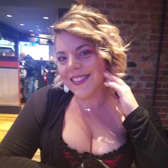 Meet your Posher, Stephany - Picture 1 of 1